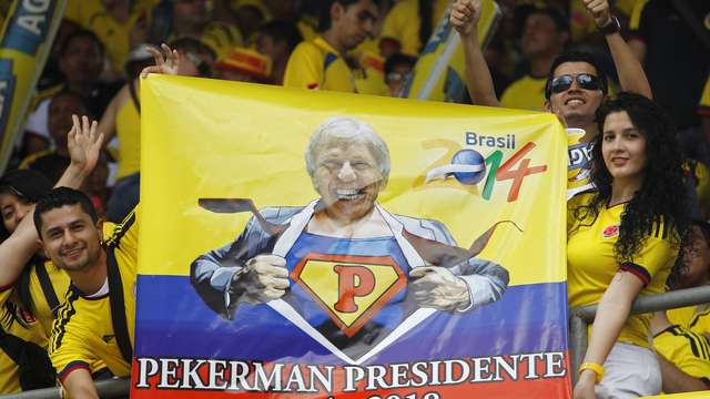Torcedores da Colômbia homenageiam o técnico argentino